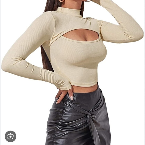 Timing Royal Blue Front Cutout Long Sleeves Crop Top. Size M. P325/A2395 - Picture 4 of 7